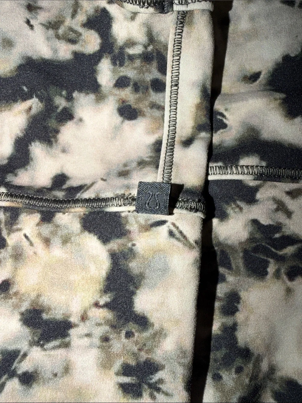 Lululemon Tie-Dye Scoop Neck Tank Top in Black and Cream